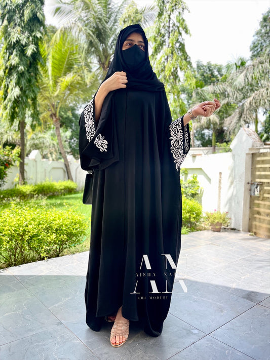 Embroidered Sleeves Buttoned Bisht ( Pre-Order)